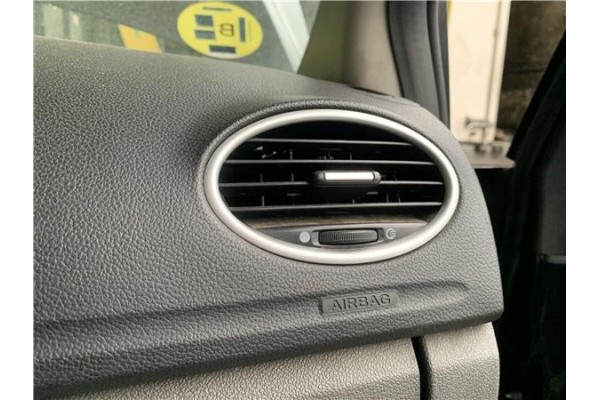 Recambio de rejilla entrada de aire para ford focus ii (da_) 2.0 tdci referencia OEM IAM 1677038  