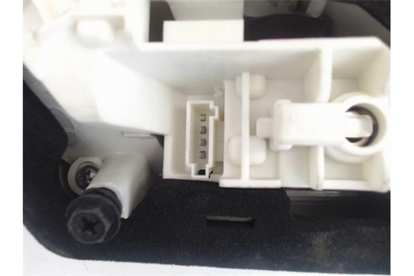 Recambio de piloto porton trasero derecho para opel astra j berlina 5p 1.6 excellence referencia OEM IAM 13358076  