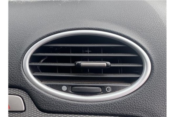 Recambio de rejilla entrada de aire para ford focus ii (da_) 2.0 tdci referencia OEM IAM 1677038  