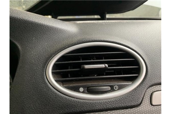 Recambio de rejilla entrada de aire para ford focus ii (da_) 2.0 tdci referencia OEM IAM 1677038  