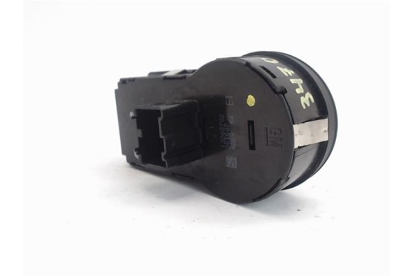 Recambio de mando de luces para opel astra j berlina 5p 1.6 excellence referencia OEM IAM 13268702  