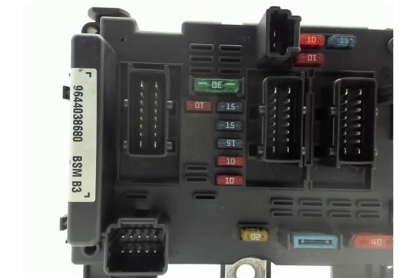 Recambio de caja fusibles/rele para citroen c3 1.4 hdi referencia OEM IAM 9644038680  