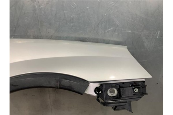 Recambio de aleta delantero derecha para opel corsa c 1.7 cdti referencia OEM IAM 1102030  9196449 , OPEL