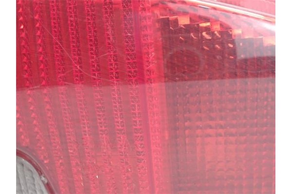 Recambio de piloto trasero izquierdo para peugeot 106 (s1) referencia OEM IAM 635084  