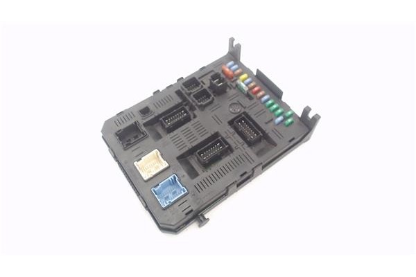 Recambio de caja fusibles/rele para citroen c4 coupe 1.6 vtr plus referencia OEM IAM 216761594H  