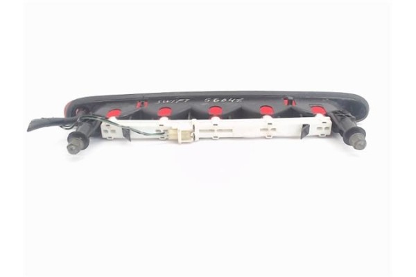 Recambio de luz central de freno para suzuki swift iii (sg) 1.3 referencia OEM IAM 3581063J0  