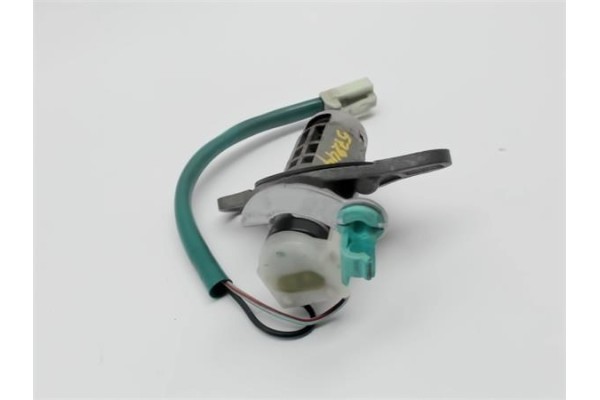 Recambio de bombin porton trasero para mazda premacy (cp) 2.0 td referencia OEM IAM CBY276260A  