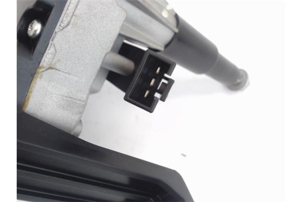 Recambio de motor limpiaparabrisas trasero para opel astra j berlina 5p 1.6 excellence referencia OEM IAM 13395013 460268 132569