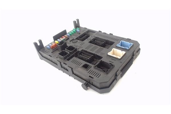 Recambio de caja fusibles/rele para citroen c4 coupe 1.6 vtr plus referencia OEM IAM 216761594H  