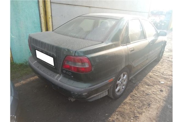 volvo s40 berlina (1995) del año 
