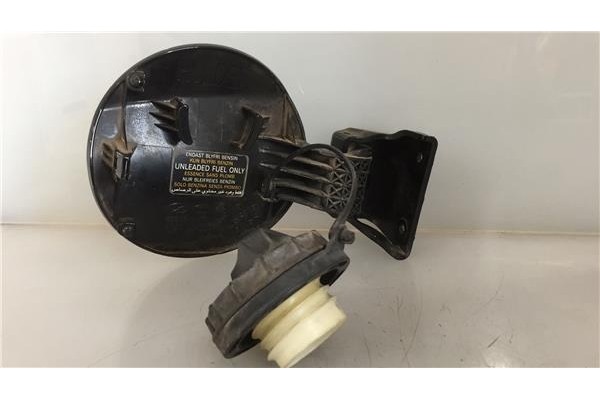 Recambio de tapa exterior combustible para hyundai i20 (pb) 1.4 referencia OEM IAM 695101J000  