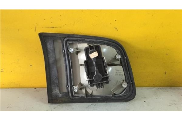 Recambio de piloto interior derecho para opel omega b 2.0 referencia OEM IAM GM45300  