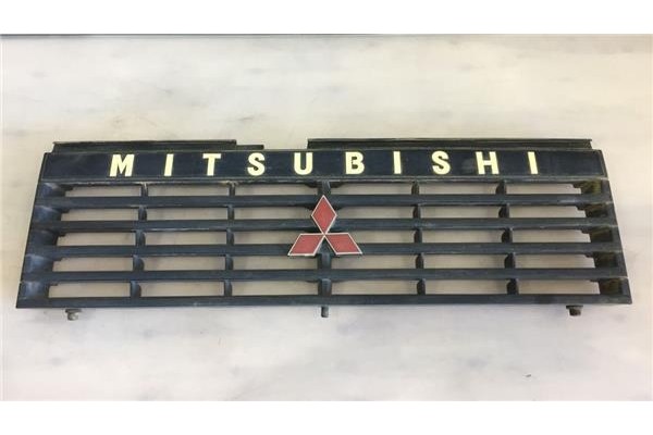 Recambio de rejilla capo para mitsubishi montero (l040) 2.5 2500 td (2-ptas.) referencia OEM IAM MB38352730  
