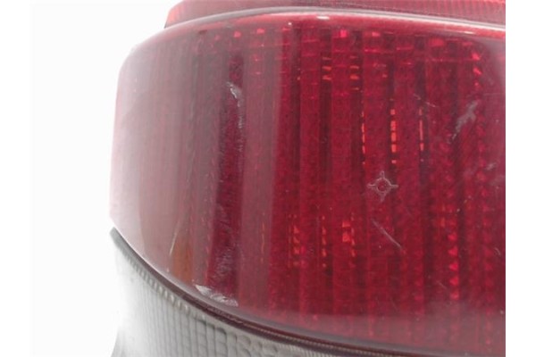 Recambio de piloto trasero izquierdo para peugeot 106 (s2) referencia OEM IAM 635084  
