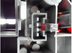 Recambio de piloto trasero derecho para citroen xantia berlina 2.0 hdi 90 referencia OEM IAM 2223  