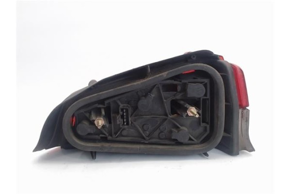 Recambio de piloto trasero izquierdo para peugeot 106 (s2) referencia OEM IAM 635084  