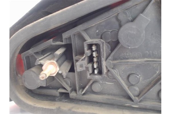 Recambio de piloto trasero izquierdo para peugeot 106 (s2) referencia OEM IAM 635084  