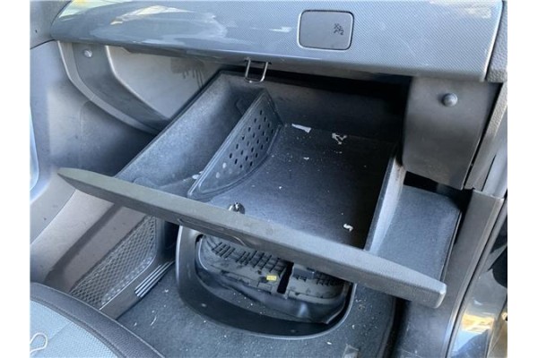 Recambio de guantera salpicadero para opel antara 2.2 selective referencia OEM IAM 95028353 42441293 