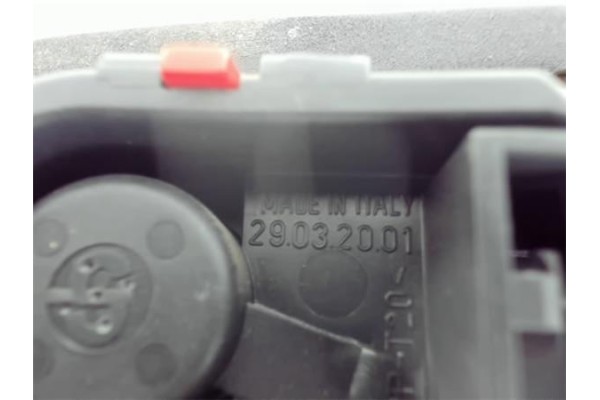 Recambio de piloto interior izquierdo para alfa romeo 156 1.9 jtd 8v distinctive referencia OEM IAM 29032001  