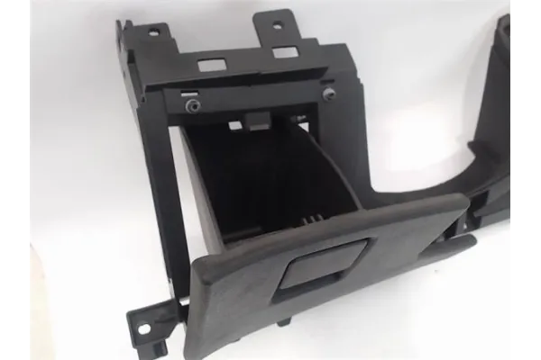 Recambio de embellecedor consola salpicadero para opel astra j 1.7 cdti referencia OEM IAM 13257546  
