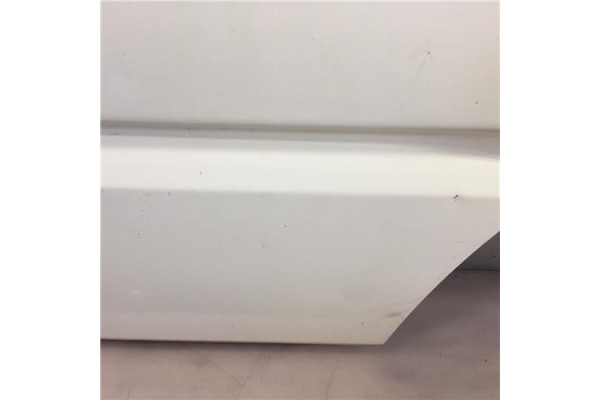 Recambio de puerta trasero izquierda para nissan terrano ii (r20) 2.7 td 4wd referencia OEM IAM 821011F230  