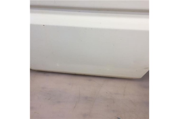 Recambio de puerta trasero izquierda para nissan terrano ii (r20) 2.7 td 4wd referencia OEM IAM 821011F230  