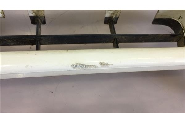 Recambio de rejilla capo para nissan terrano ii (r20) 2.7 td 4wd referencia OEM IAM 623100F025  
