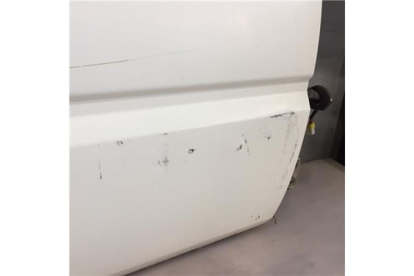 Recambio de puerta delantero derecha para nissan terrano ii (r20) 2.7 td 4wd referencia OEM IAM 801007F030  