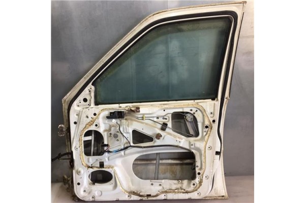 Recambio de puerta delantero derecha para nissan terrano ii (r20) 2.7 td 4wd referencia OEM IAM 801007F030  