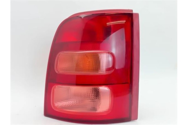 Recambio de piloto trasero izquierdo para nissan micra (k11) 1.0 i 16v referencia OEM IAM 08216519C1R  