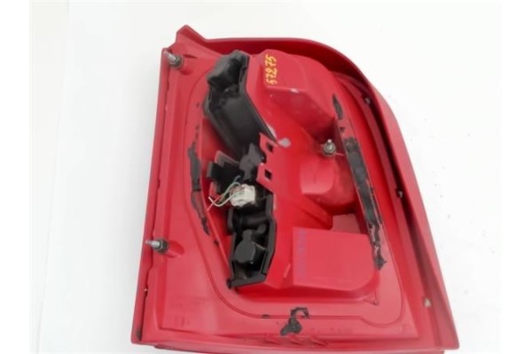 Recambio de piloto trasero izquierdo para nissan micra (k11) 1.0 i 16v referencia OEM IAM 08216519C1R  