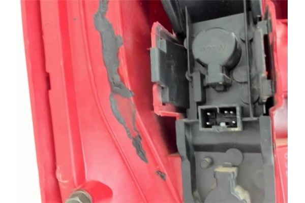 Recambio de piloto trasero izquierdo para nissan micra (k11) 1.0 i 16v referencia OEM IAM 08216519C1R  