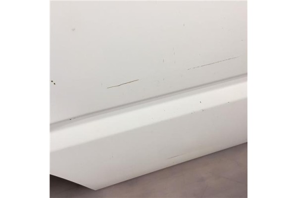 Recambio de puerta trasero derecha para nissan terrano ii (r20) 2.7 td 4wd referencia OEM IAM 821001F230  