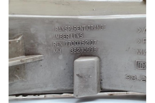Recambio de intermitente delantero izquierdo para opel movano 2.5 furgón medio batalla 3.5t referencia OEM IAM 7700353946 770035