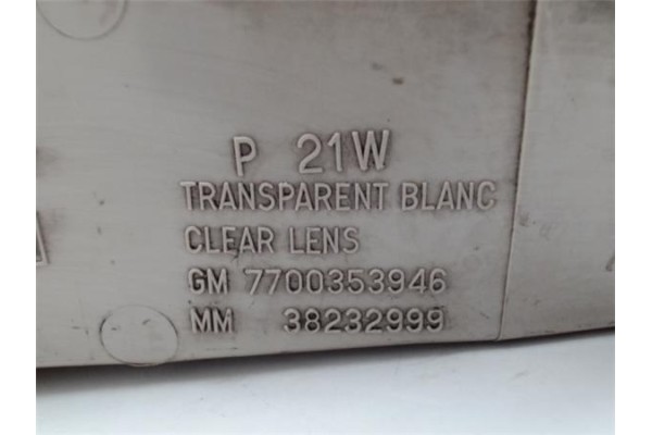 Recambio de intermitente delantero izquierdo para opel movano 2.5 furgón medio batalla 3.5t referencia OEM IAM 7700353946 770035