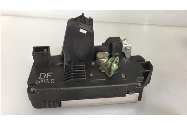Recambio de cierre electromagnetico trasero derecho para opel vectra b berlina 1.6 i 16v referencia OEM IAM 24414131  