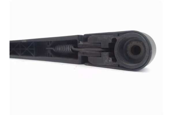 Recambio de brazo limpiaparabrisas trasero para mazda 5 berlina (cr) 2.0 cd referencia OEM IAM C23567421A  C24767330 , MAZDA | D