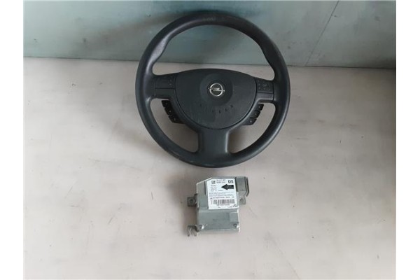 Recambio de volante para opel corsa c 1.0 referencia OEM IAM 24417007 DS  