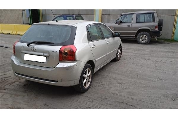toyota corolla sedán (_e12j_, _e12t_) del año 2005