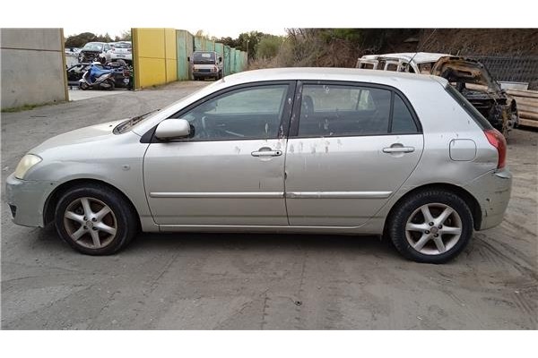 toyota corolla sedán (_e12j_, _e12t_) del año 2005