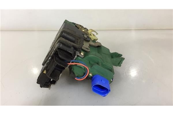Recambio de cierre electromagnetico delantero izquierdo para volkswagen polo iv (9n1) 1.4 16v referencia OEM IAM 3B1837015AQ  