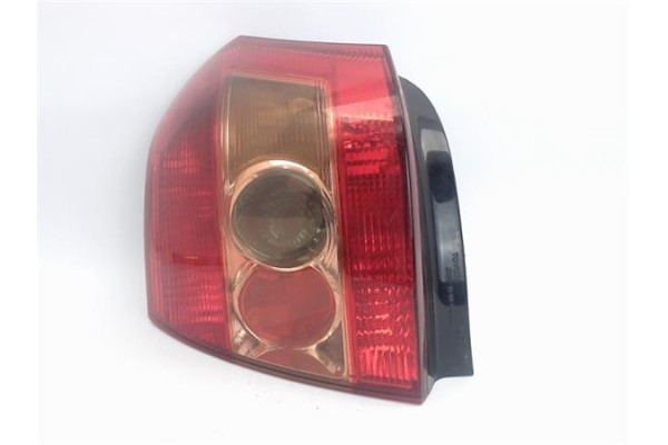 Recambio de piloto trasero izquierdo para toyota corolla sedán (_e12j_, _e12t_) 2.0 d4d referencia OEM IAM   
