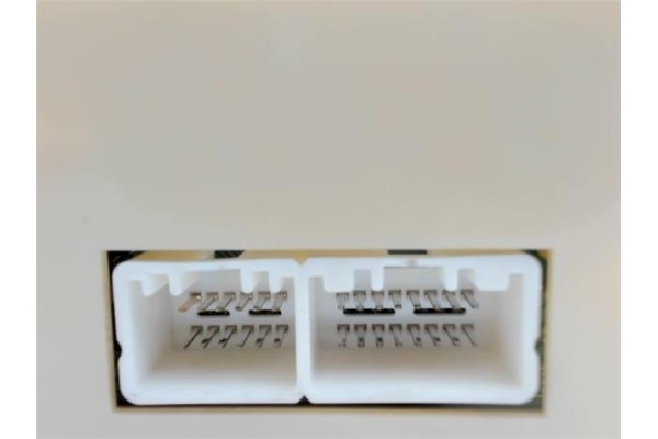 Recambio de mandos climatizador para mazda premacy (cp) 1.8 referencia OEM IAM NM17CB82B  