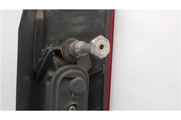 Recambio de piloto trasero izquierdo para fiat i punto (176) berlina referencia OEM IAM   
