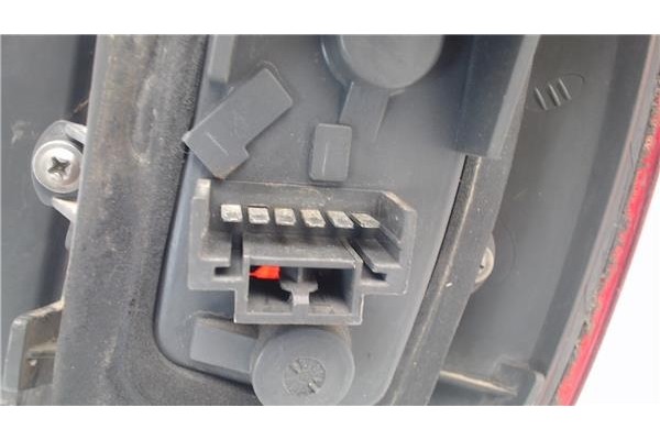 Recambio de piloto trasero izquierdo para fiat i punto (176) berlina referencia OEM IAM   