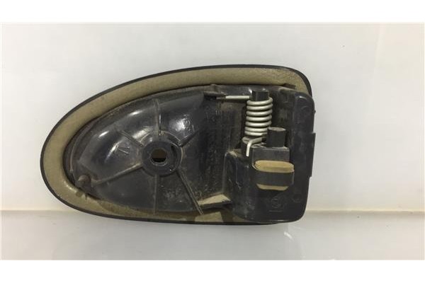 Recambio de manilla int. puerta delantero izquierda para renault clio ii fase i (b/cb0) 1.5 dci (b/cb08) referencia OEM IAM 7700