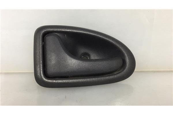 Recambio de manilla int. puerta trasero izquierda para renault clio ii fase i (b/cb0) 1.5 dci (b/cb08) referencia OEM IAM 770041