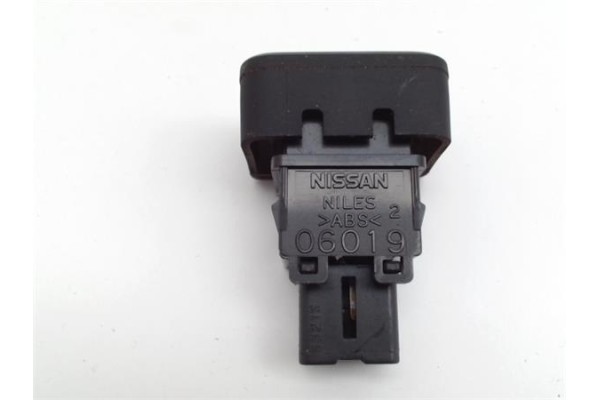 Recambio de interruptor luces emergencia para nissan note (e11e) 1.4 visia referencia OEM IAM 06019  