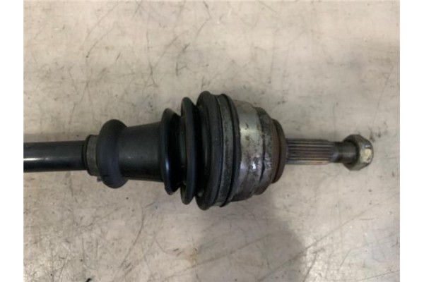Recambio de palier delantero derecho para renault clio ii fase i (b/cb0) 1.4 alize referencia OEM IAM 7701352775 5965 8200231936