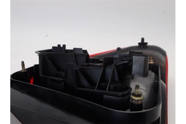 Recambio de piloto trasero izquierdo para rover rover 45 (rt) 1.6 referencia OEM IAM XFB101010  